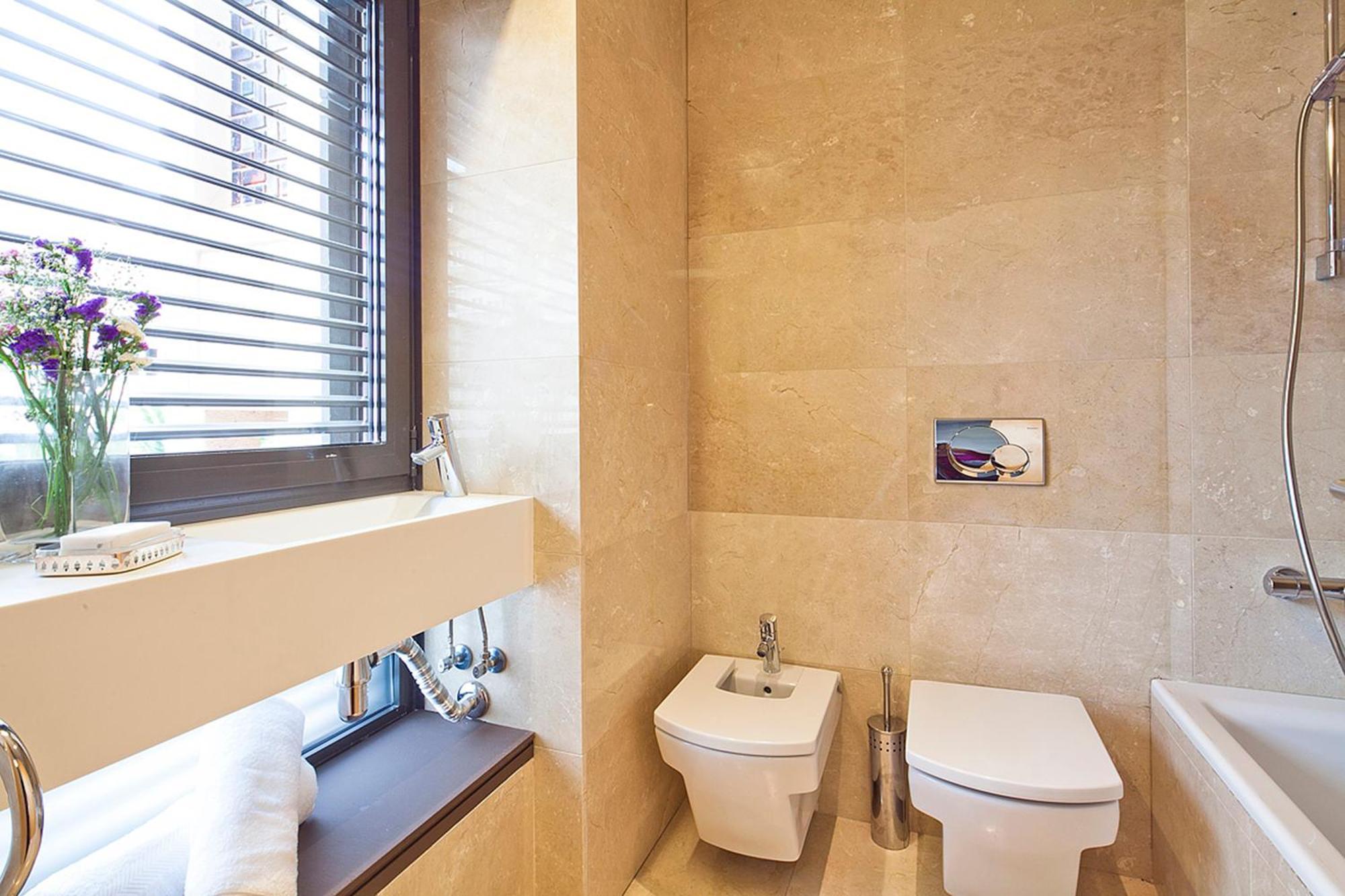 My Space Emirates - Splendid Apartment With Terrace And Pool Near Park Gueell バルセロナ エクステリア 写真